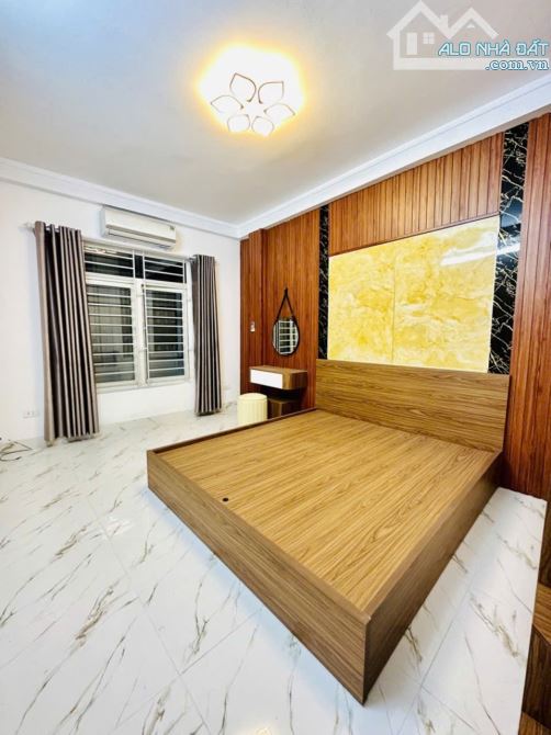 THANH LÂN- THANH TRÌ- 35M2- 5 TẦNG - 5 TỶ HƠN- LÔ GÓC- Ô TÔ 30M - 2