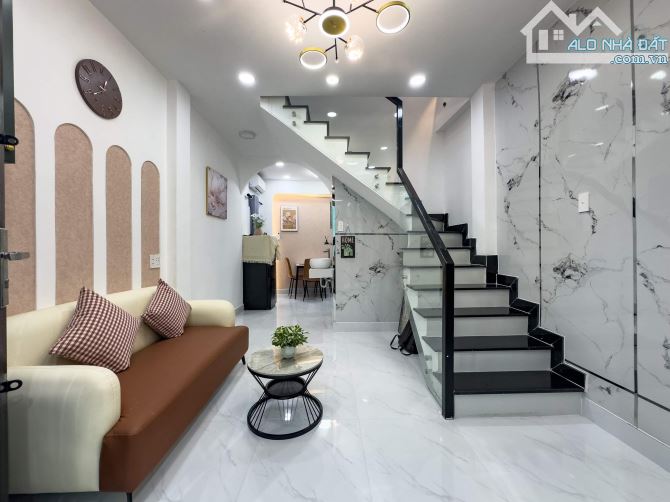 3 phòng ngủ Phan Văn Trị, Bình Thạnh, sát mặt tiền, chỉ 4.15 tỷ - 2