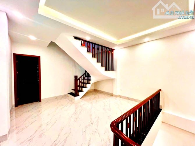Bán nhà Nguyễn Văn Cừ, Long Biên 51m2 5 tầng mặt tiền hơn 4m, giá 8,9 tỷ - 3