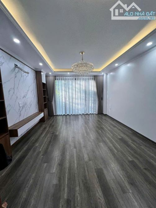 PHÂN LÔ VIP MAI DỊCH CẦU GIẤY 6 TẦNG THANG MÁY  80m 20 TỶ 2 THOÁNG TRƯỚC SAU VỈA HÈ Ô TÔ - 3