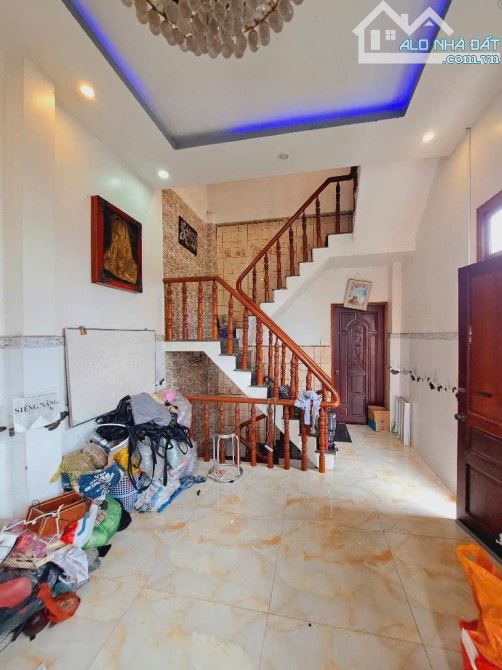 Nhà Lô Góc 3 tầng đường TTH20, phường TÂN THỚI HIỆP , Q12, dt 105m2(5,5mx20m) Hẻm 5m thông - 3