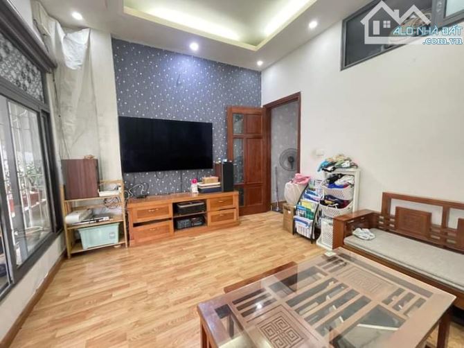 Ô tô qua! Bán nhà ngõ 20 Hồ Tùng Mậu, ngõ thông, kinh doanh, 52m2 5T, 12.x tỷ - 4