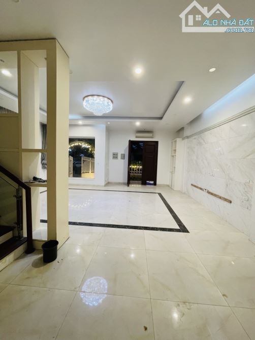 Bán BT đơn lập  Vinhomes Anh Đào 200m - Lô góc 4 mặt thoáng - 70tỷ có bớt - 5