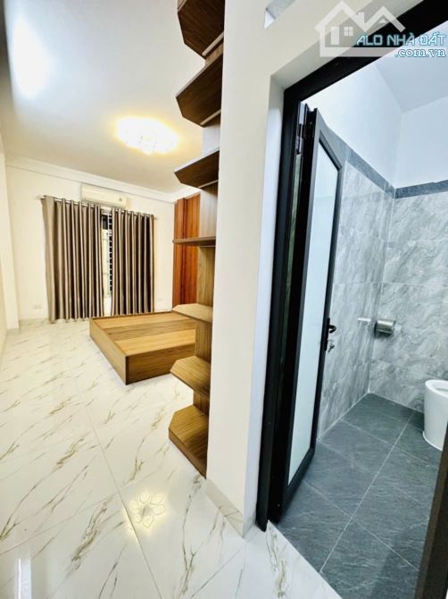 THANH LÂN- THANH TRÌ- 35M2- 5 TẦNG - 5 TỶ HƠN- LÔ GÓC- Ô TÔ 30M - 5