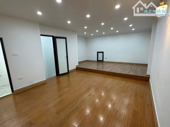 Sát Mặt Phố-Hàng xóm Vin-Cạnh QL5B.Bán nhà,2 tầng trâu quỳ,Dt 50m,Giá 5.85 tỷ. - 5