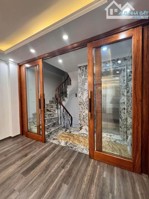 PHÂN LÔ VIP MAI DỊCH CẦU GIẤY 6 TẦNG THANG MÁY  80m 20 TỶ 2 THOÁNG TRƯỚC SAU VỈA HÈ Ô TÔ - 7