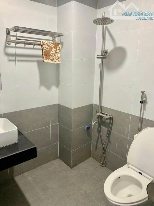 Ngay mặt ngõ thông - Ô tô đỗ cửa - Gần phố - Khu vực giá trị tăng đột biến. - 7