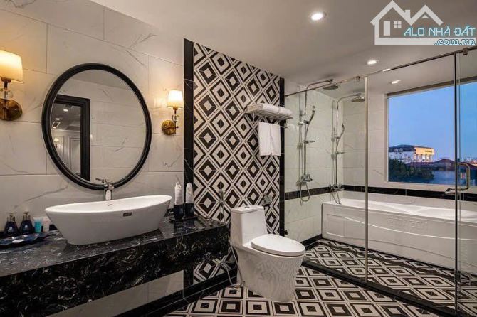 🌟 BÁN KHÁCH SẠN 4 SAO 330M², 7 TẦNG, MẶT TIỀN 10M PHỐ CỔ HOÀN KIẾM - GIÁ 250 TỶ 🌟 - 7