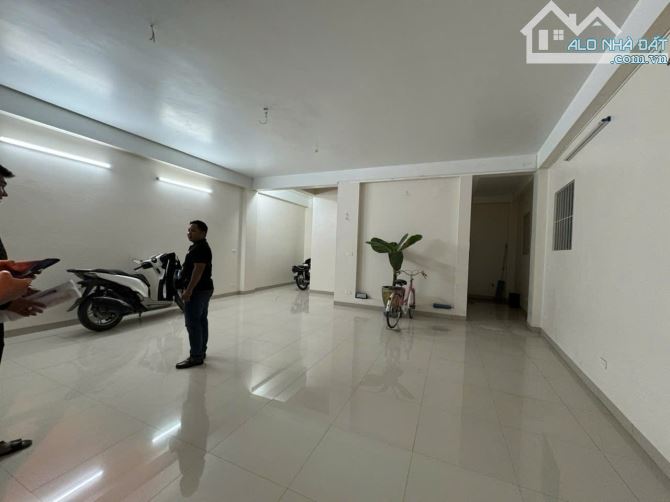 Lô góc Kim Giang, Chủ tự xây KCBT chắc chắn, Ngõ Oto, Kinh doanh 72m 6tầng 6.8mt giá16.6tỷ - 8