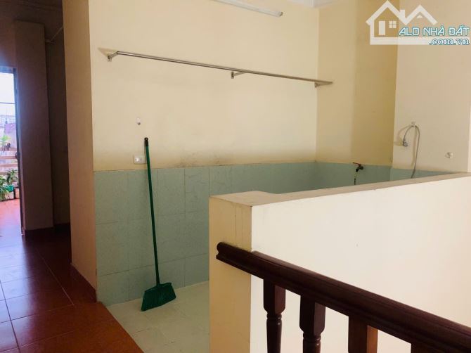 Nguyên Căn 5 Tầng Phố Nguyễn Đình Thi – 45m² – Giá Chỉ 17 Triệu!  Hồ Tây 10m - 8