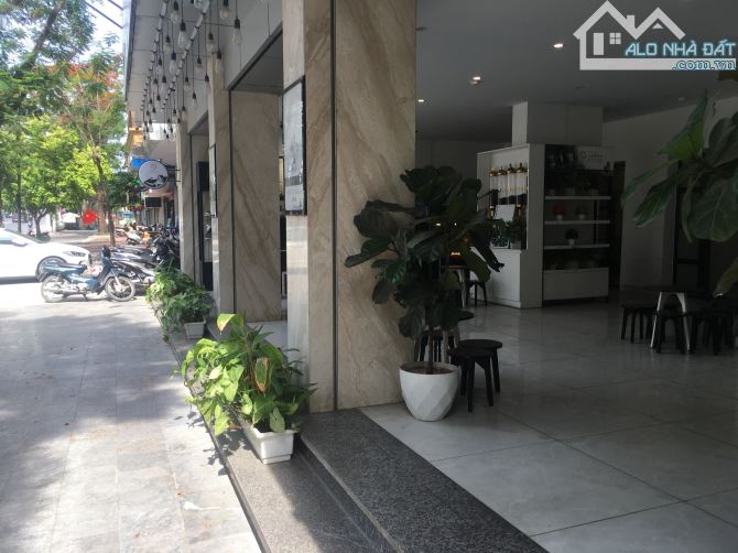 BÁN CĂN SHOPHOUSE MẶT TIỀN 16M - VINHOMES IMPERIA . VỊ TRÍ ĐẸP , SẦM UẤT. KHÔNG GIAN THOÁN