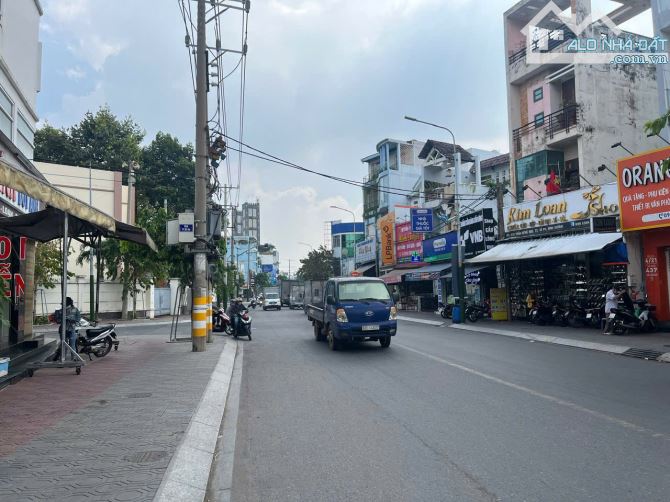 Nhà Mặt tiền kinh doanh, Trần Hưng Đạo, P. Đông Hòa, TP. Dĩ an, BD,Gía: 8,2 Tỷ.