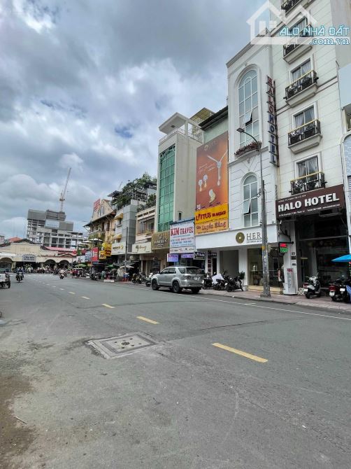 Building MT Nguyễn Trung Trực, Bến Thành Q.1 - DT: 10mx24m -. HĐ: 340tr/th, giá 150 tỷ