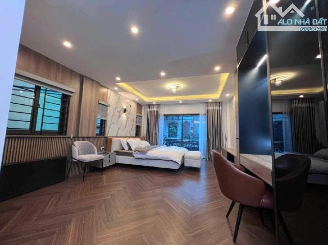 Ngon - Bổ - Rẻ NHÀ DÂN XÂY 2 TẦNG ĐẸP , CHẮC CHẮN - TRỤC CHÍNH Ô TÔ TRÁNH - THOÁNG TRƯỚC S