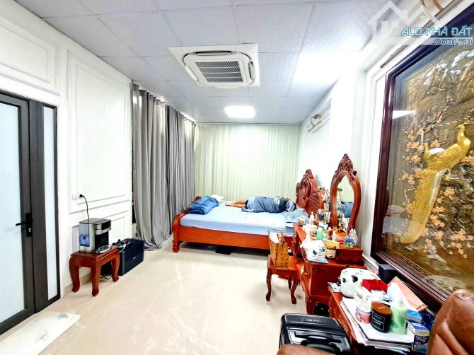 Bán Nhà 2 Tầng Phố Trương Định Hoàng Mai, 70m2, Ô Tô Thông KD, MT 5m, Nhỉnh 12 Tỷ