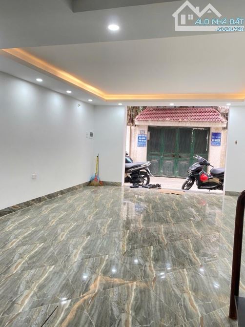 SIÊU HỜI, NHÀ LÔ GÓC 40M2, PHỐ KHƯƠNG ĐÌNH - Ô TÔ - GẦN NGÃ TƯ SỞ GIÁ CHỈ 7.2 TỶ