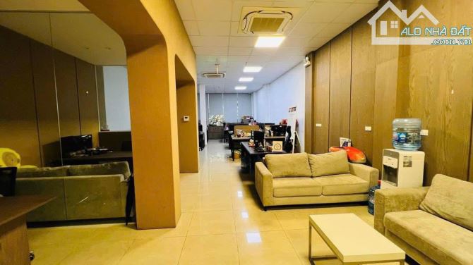 Bán nhà MP Lò Đúc, 110m2, 8 tầng, mt 6m, KD đỉnh, thang máy, vỉa hè to, 82 tỷ