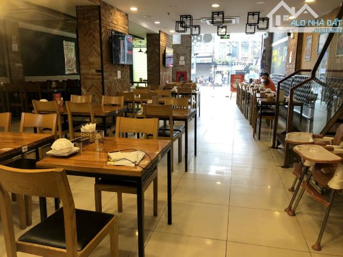 Bán nhà mặt phố Hàng Gà - 400m ra Hồ Gươm, DT 336m2 x MT 12,3m, Giá 198 tỷ