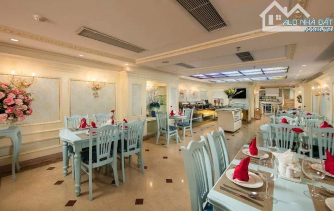 Bán khách sạn 171m2 xây 9 tầng mặt phố Hàng Bông giá 220 tỷ.