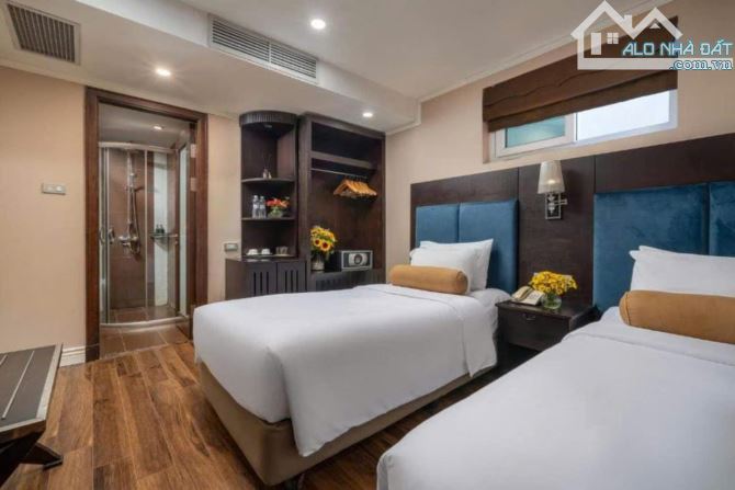 Bán khách sạn 171m2 xây 9 tầng mặt phố Hàng Bông giá 220 tỷ.