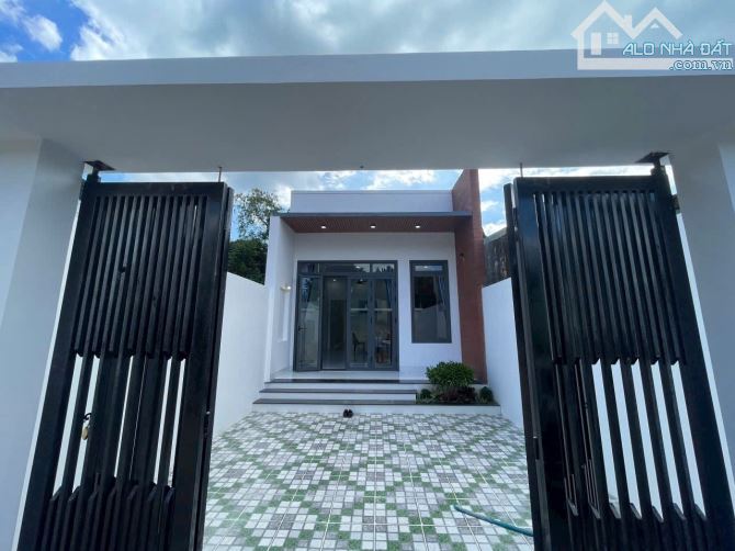 ☀️Bán Nhà mới Hẻm Trần Quý cáp full nội thất ⚘️Diện tích : 5x30m ⚘️Thổ cư 44m² ⚘️ Hướng : - 1