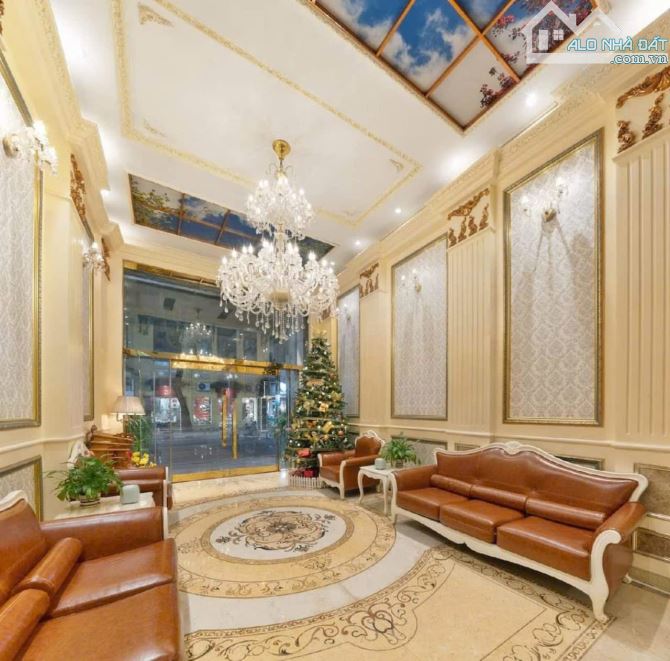 Bán khách sạn 171m2 xây 9 tầng mặt phố Hàng Bông giá 220 tỷ.