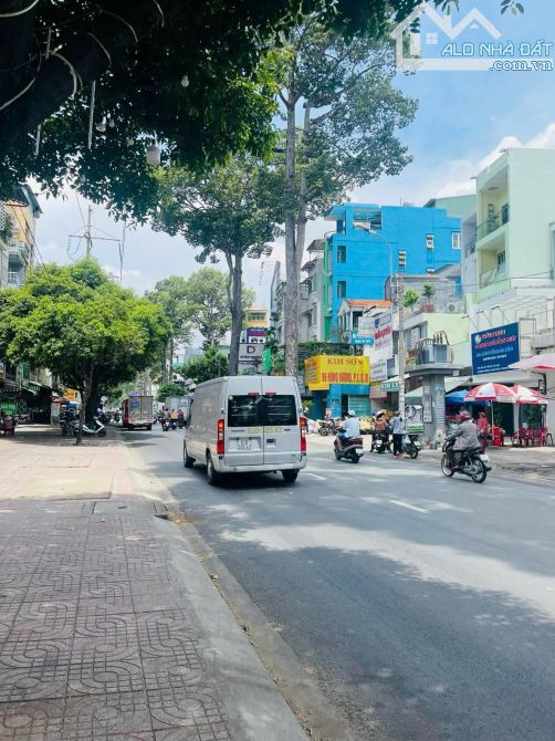 Bán nhà mặt tiền 78 Hùng Vương, Phường 1, Quận 10 Ngang 8x25m 185m2 HĐ thuê 100 triệu - 1