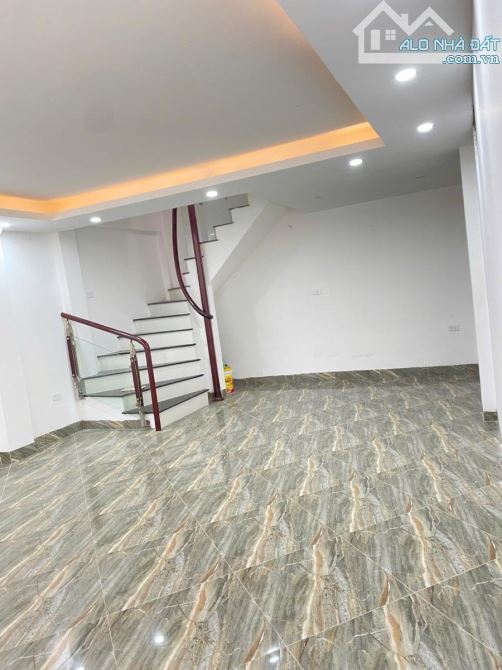 SIÊU HỜI, NHÀ LÔ GÓC 40M2, PHỐ KHƯƠNG ĐÌNH - Ô TÔ - GẦN NGÃ TƯ SỞ GIÁ CHỈ 7.2 TỶ - 1