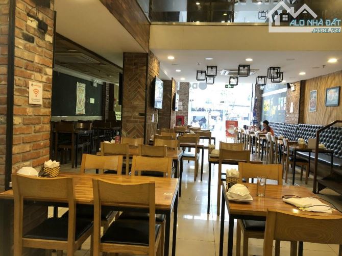 Bán nhà mặt phố Hàng Gà - 400m ra Hồ Gươm, DT 336m2 x MT 12,3m, Giá 198 tỷ - 1