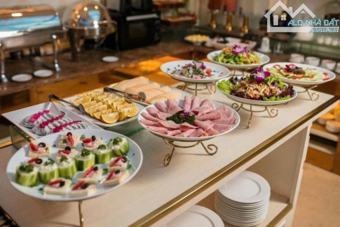 Bán khách sạn 171m2 xây 9 tầng mặt phố Hàng Bông giá 220 tỷ.