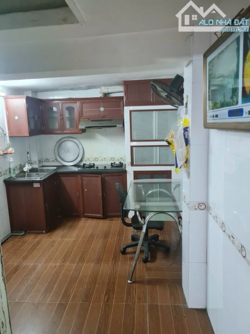 Cho thuê nhà mặt phố Đình Đông. Nhà 3 tầng rộng 60m2 mặt tiền 4,2m - 2