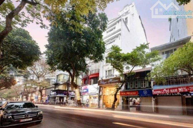 Bán khách sạn 171m2 xây 9 tầng mặt phố Hàng Bông giá 220 tỷ.