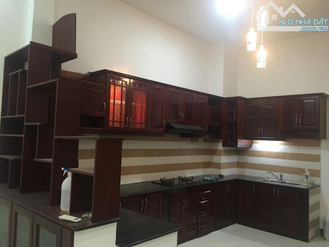Bán nhà đường số 6 - Hai MT trước sau phạm hùng- 5m x 20m -100m- 6PN- 8WC Gần Cao Lô F4 Q8 - 3
