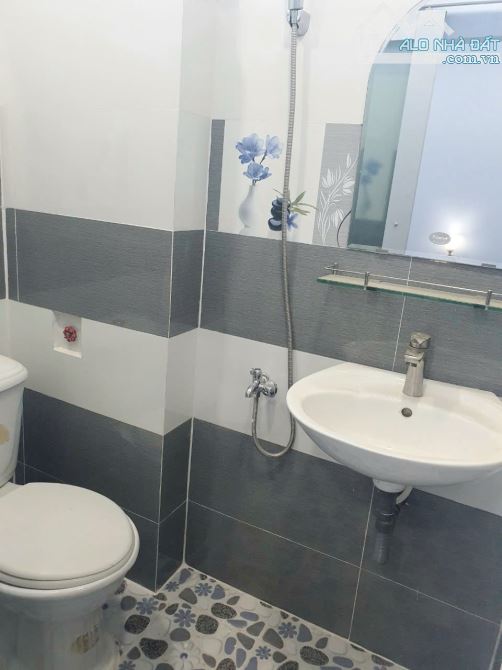 Nhà 1 lầu/2PN/2WC Phạm Thế Hiển P6Q8 - 3