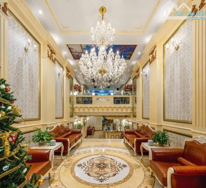 Bán khách sạn 171m2 xây 9 tầng mặt phố Hàng Bông giá 220 tỷ.