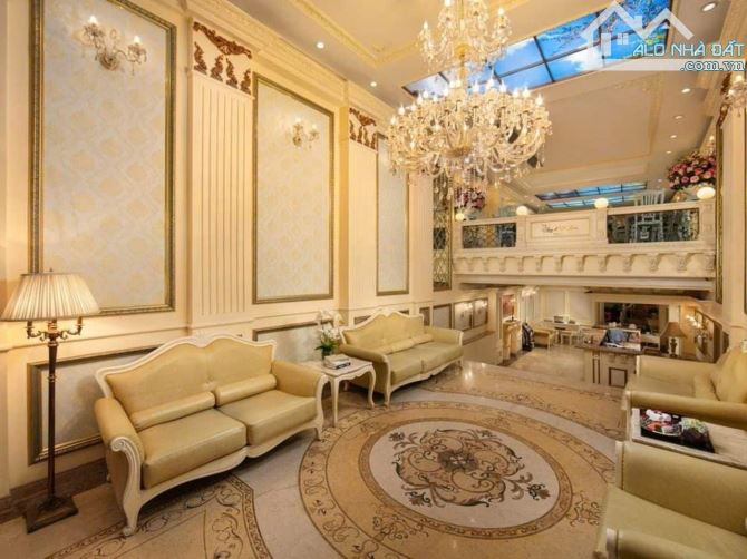 Bán khách sạn 171m2 xây 9 tầng mặt phố Hàng Bông giá 220 tỷ.