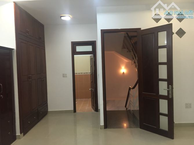Bán nhà đường số 6 - Hai MT trước sau phạm hùng- 5m x 20m -100m- 6PN- 8WC Gần Cao Lô F4 Q8 - 5