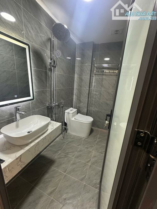 BÁN NHÀ TRƯỜNG CHINH, 5 TẦNG, 40m2, 6 NGỦ, NGÕ BA GÁC CHỈ 7.8 TỶ - 6