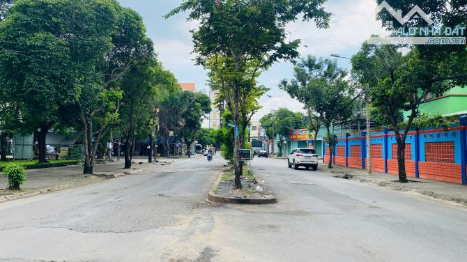 Bán đất biệt thự đường 46 khu Nguyễn Duy Trinh P. Bình Trưng Đông Quận 2 (200m2) 18.5 tỷ - 10