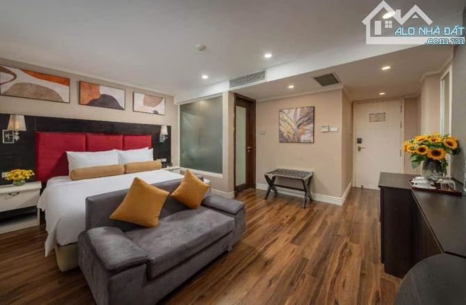 Bán khách sạn 171m2 xây 9 tầng mặt phố Hàng Bông giá 220 tỷ.