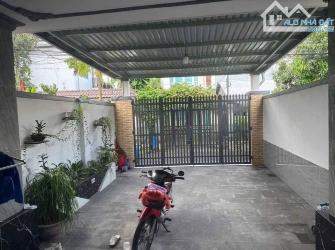 Bán nhà diện tích 170m2 gần bên trung tâm y tế dĩ an bình dương Giá 3tỷ 590tr - 8