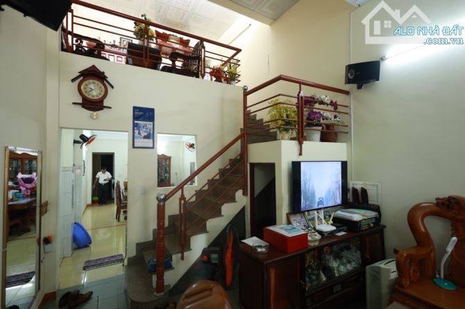 Nhà 3 tầng Mặt tiền đường BÙI VĂN NGỮ, phường HIỆP THÀNH, Q12, dt 117m2 (4mx29m)💰9Tỷ - 8