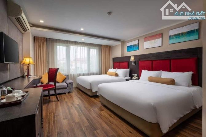 Bán khách sạn 171m2 xây 9 tầng mặt phố Hàng Bông giá 220 tỷ.