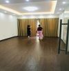 Cho thuê văn phòng 50m2 Mỗ Lao, ô tô đỗ cửa, mới đẹp sạch sẽ giá 6,5tr/tháng.