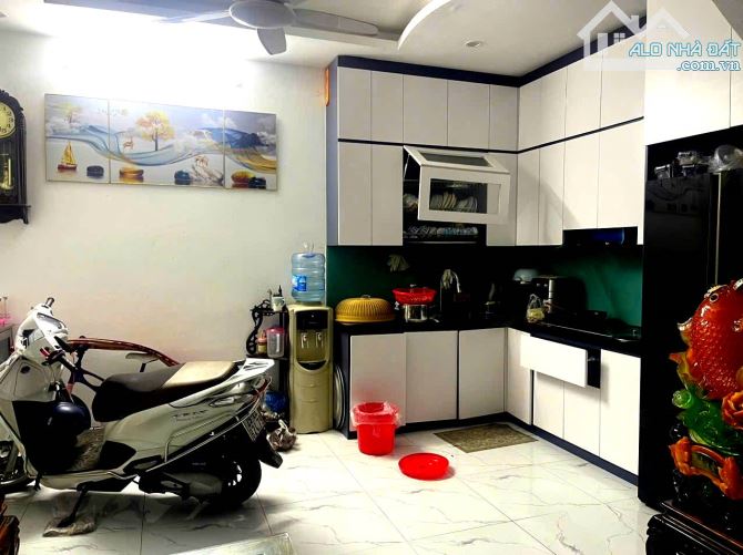 Bán nhà ở, cho thuê Mỹ Đình,  Nam Từ Liêm, Ngõ Thông, Gần Ôô ,5 tầng, 6 PN. giá : 10, 8 tỷ