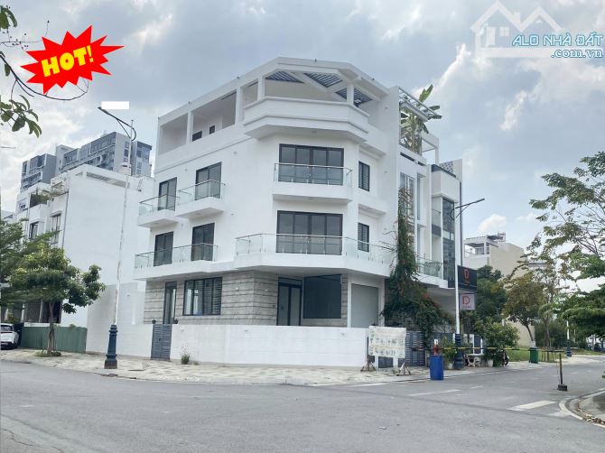 Cho Thuê Tòa nhà 2 Mặt Tiền Quận 2 Saigon Mystery hầm 4 Tầng nổi 700m² sàn