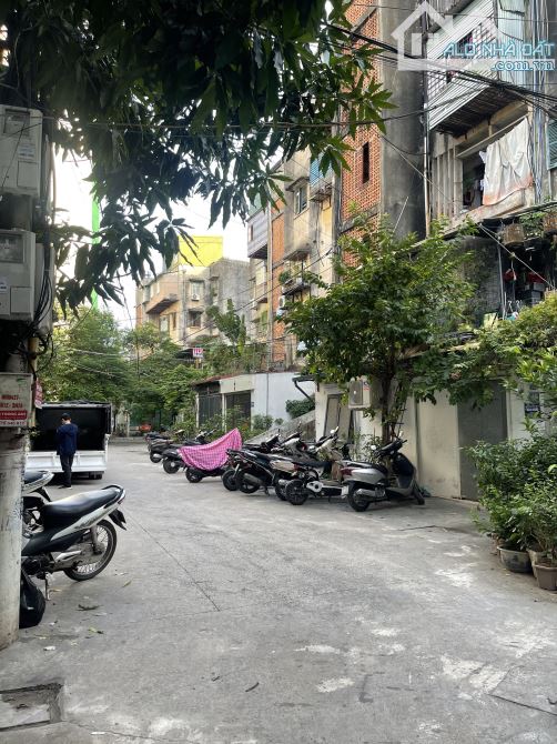 (HIẾM) Bán nhà phố Minh Khai - Hai Bà Trưng, Ô TÔ TRÁNH, ngay phố, 64m2 x 3 tầng, 16 tỷ