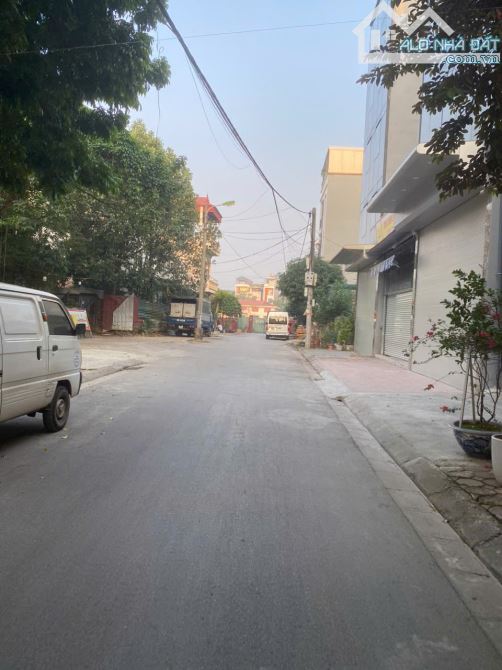 BÁN NHÀ PHỐ KẺ VẼ- ĐÔNG NGẠC -  GARA Ô TÔ - 77M2 - 4 TẦNG. RẺ NHẤT KHU VỰC.