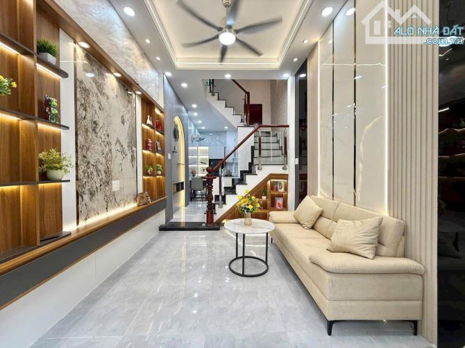 Chủ kẹt vốn, bán gấp nhà 48m2 ngay Quang Trung, Gò Vấp. Bao Sổ 2 Tỷ 550, nhiều tiện ích