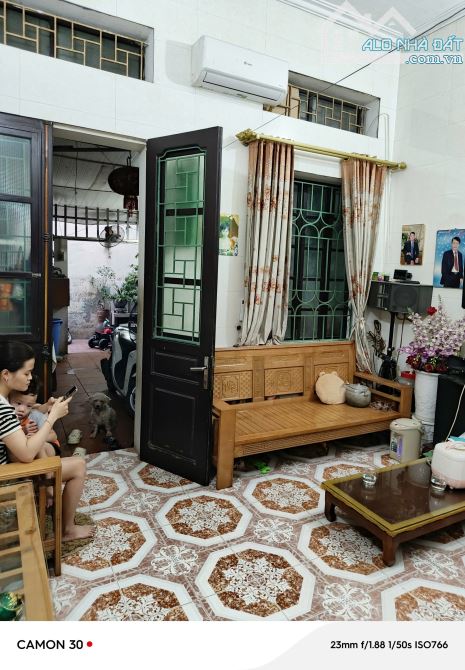 Bán nhà 649 Lĩnh Nam 70m,mặt tiền  4.5m, nhỉnh 9,7tỷ  Ô TÔ VÀO NHÀ - BA BƯỚC